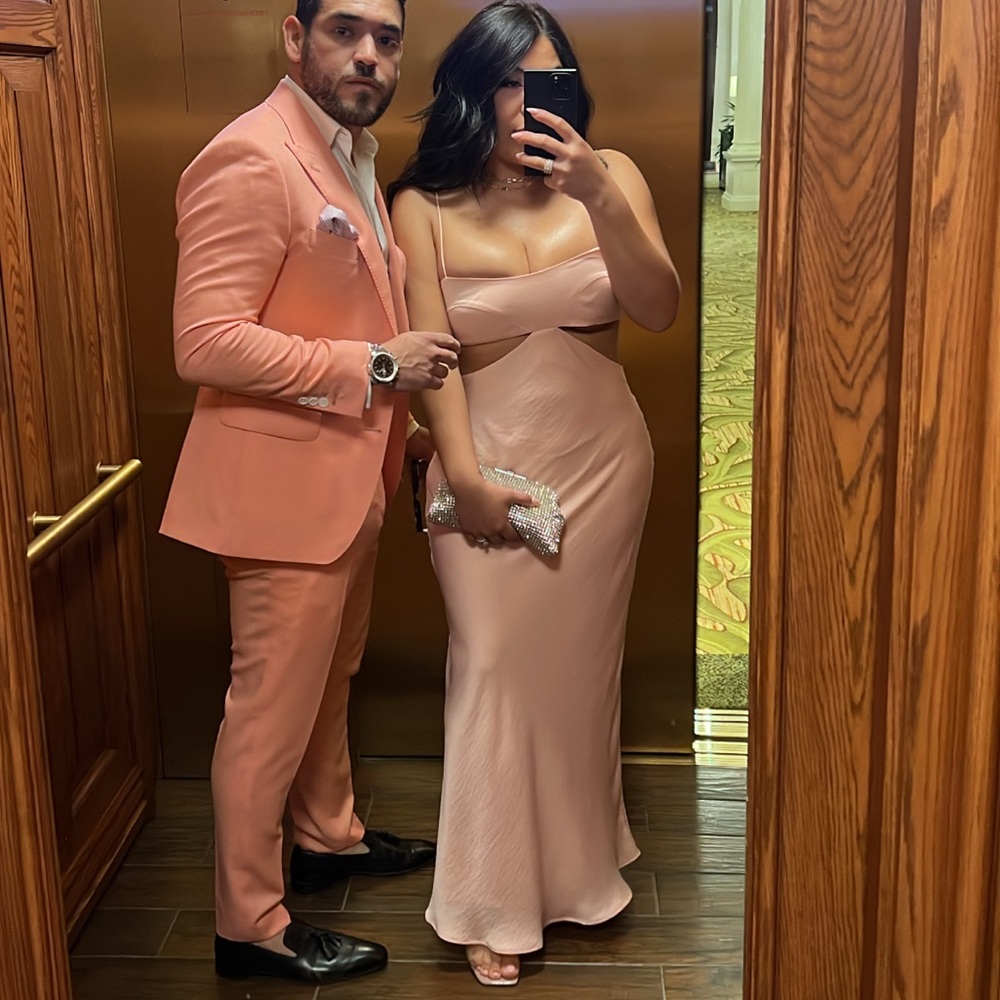 Silk Gown in Soft Peach – Perfect for a Summer Wedding